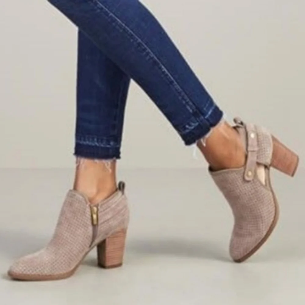 Franco Sarto Dale 2 Modern Boho Minimalist Suede Block Heel Comfort Shootie 9M